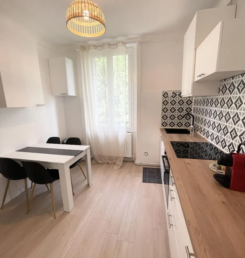 Le Golf Sauna - Cosy & Spa - 1 Chambre - 2 Pers Saint-Etienne  Apartment Saint-Etienne (Loire)